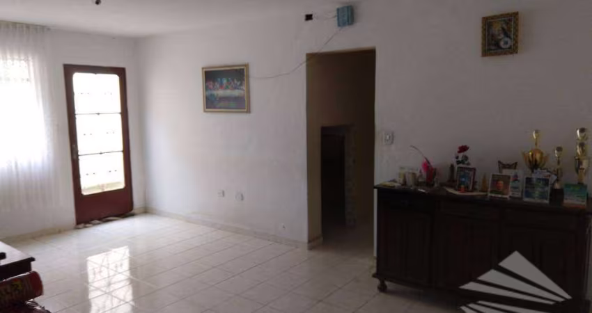 Sobrado com 8 dormitórios à venda, 316 m² - Vila Jaboticabeira - Taubaté/SP