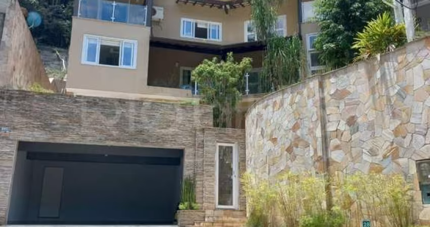 Casa em Condomínio, com 4 quartos e 280m², à venda em Pendotiba, Niterói/RJ