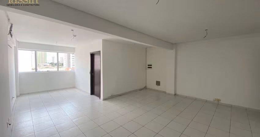 Andar Corporativo Para Locação no Bairro Goiabeiras  9 Salas, 11 Banheiros, 10 Vagas  Cuiabá-MT  300m² de Área