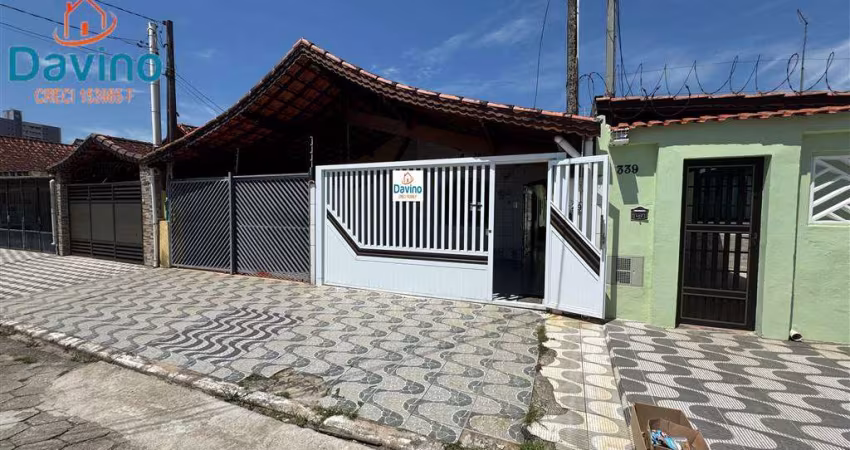 420MIL - CASA GEMINADA PRÓXIMO A PRAIA DO MARACANÃ - 2 DORMITÓRIOS SENDO 1 SUÍTE CHURRASQUEIRA
