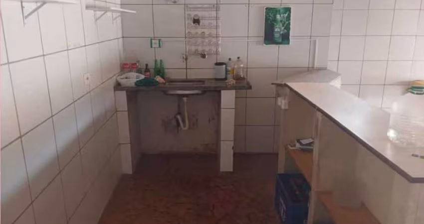 Casa com 1 Quarto(s) e 1 banheiro(s) para Alugar, 1 m² por R$ 750 / Mês