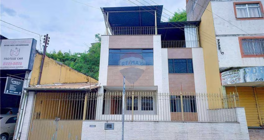 Casa com 4 quartos a venda