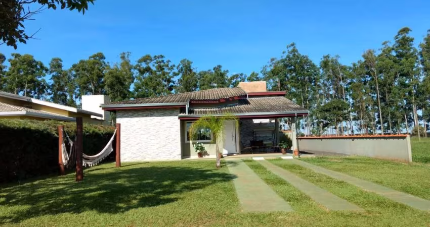 Casa em Condomínio para Venda em Águas de Santa Bárbara, Santa Barbara Resort Residence, 4 dormitórios, 2 suítes, 3 banheiros, 2 vagas