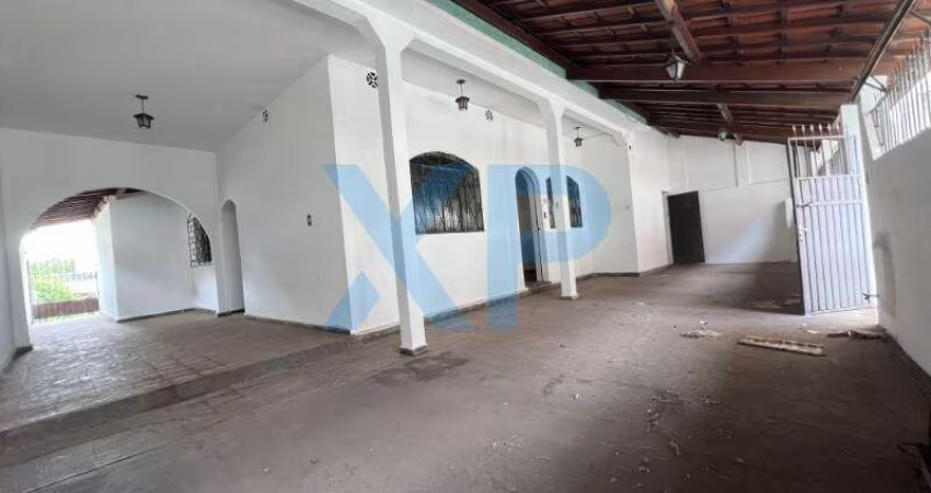 CASA COMERCIAL NO CENTRO DE DIVINOPOLIS-MG