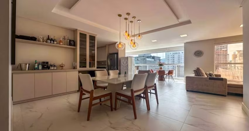 Apartamento com 4 quartos à venda na Rua 238, 165, Meia Praia, Itapema