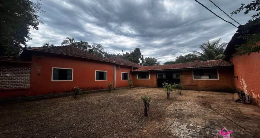 Chácara com 3 dormitórios, 3000 m² - venda por R$ 1.200.000,00 ou aluguel por R$ 3.000,00/mês - Chácara Saúde - Leme/SP