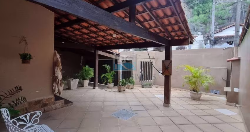 Excelente casa com 4 quartos, sendo 02 suítes no Jardim Pinheiro