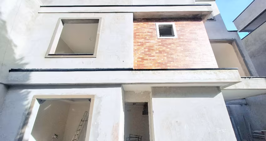 Lindo triplex com terraço em excelente localização no bairro Novo Mundo