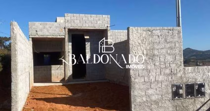 CASA EM TOLEDO MG À VENDA 68,17M² R$250MIL 2km do Centro