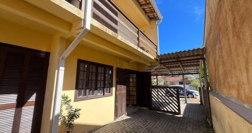 Sobrado com 2 quartos à Venda em condomínio na Barra do Sai - Itapoá