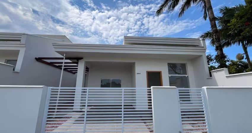 Casa Nova com 1 Suíte a 570 Metros da Praia, Barra do Sai