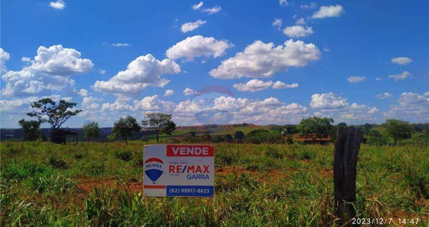 TERRENO PRÓXIMO A PEDREIRA