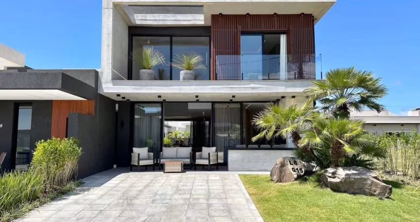 Sobrado Mobiliado e decorado no condominio Sunset com 04 suítes