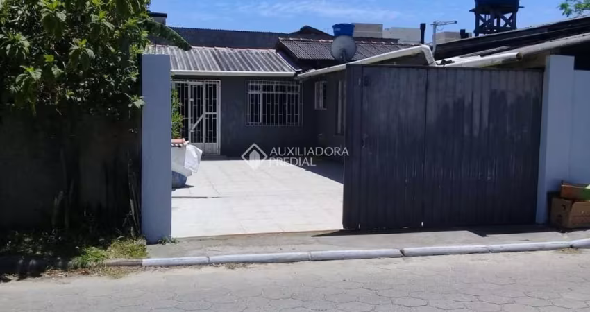 Casa com 4 quartos à venda na Servidão Caminho das Orquídeas, 18, São João do Rio Vermelho, Florianópolis