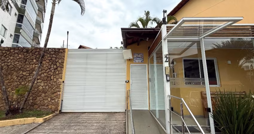 Alugo Casa Triplex em Condomínio em Jardim Camburi