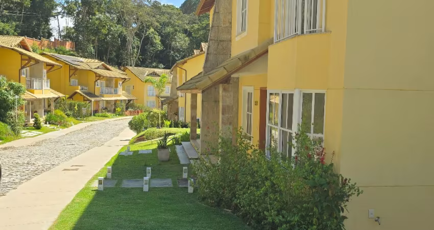 Linda casa de condomínio em Itaipava!