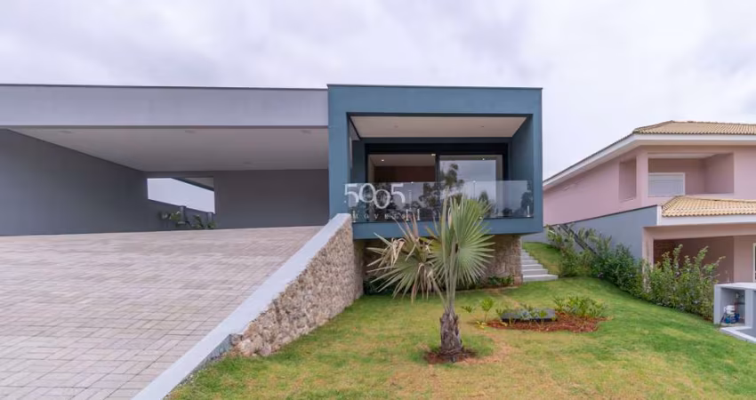 Casa de condomínio à venda no Condomínio Campos de Santo Antônio II, 4 suítes, 354m² construídos e 700m² de terreno.