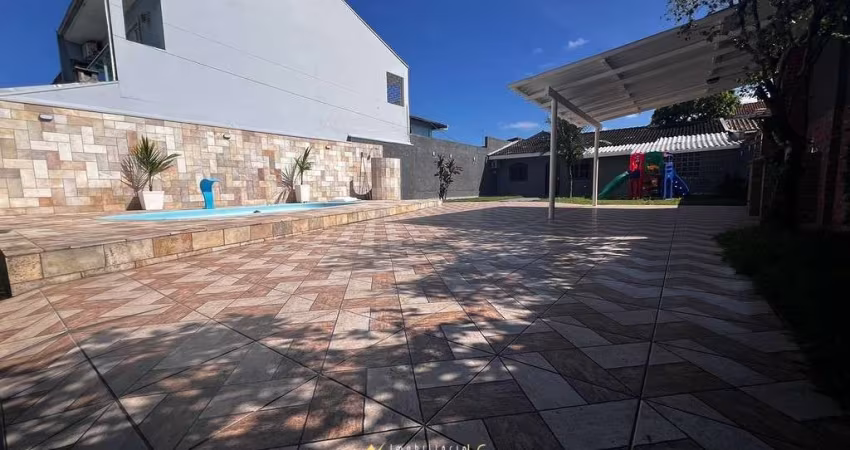 Casa com piscina lado mar Riviera Matinhos