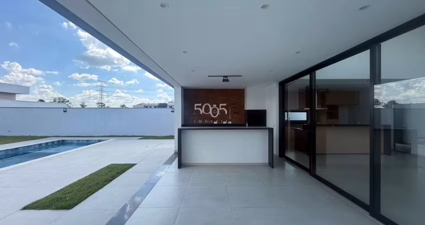 Casa para locação no condomínio Campos de Santo Antonio II com 330m2 em um terreno com 842m2.