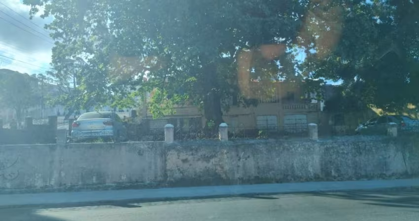Terreno na Avenida João Ribeiro - Santo Antônio