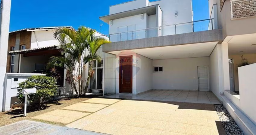 Excelente Casa no Condomínio Villagio Milano com 3 suítes, piscina  e churrasqueira