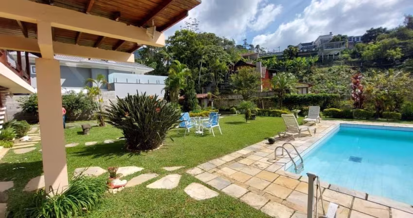 Casa para Venda em Teresópolis, Comary, 4 dormitórios, 2 suítes, 5 banheiros, 5 vagas