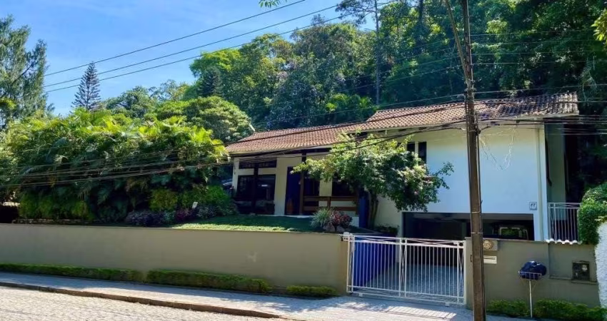 SOBRADO no GLÓRIA com 4 quartos para VENDA, 227 m²