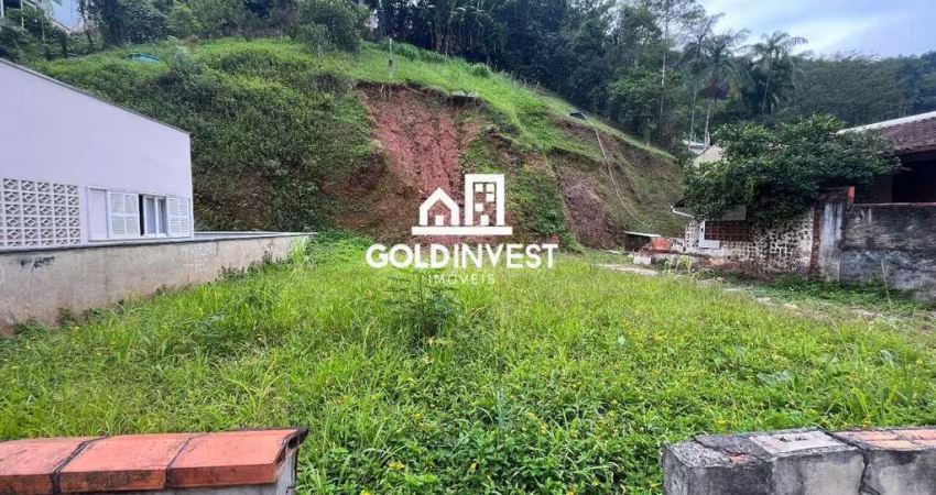 Terreno plano com 388 m² no bairro Azambuja