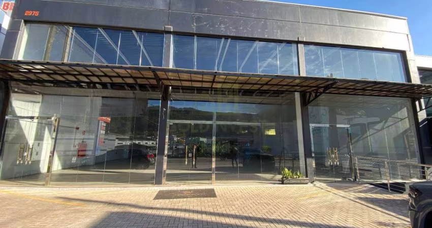 Galpão comercial com 600m² ao lado da FIP em Brusque!