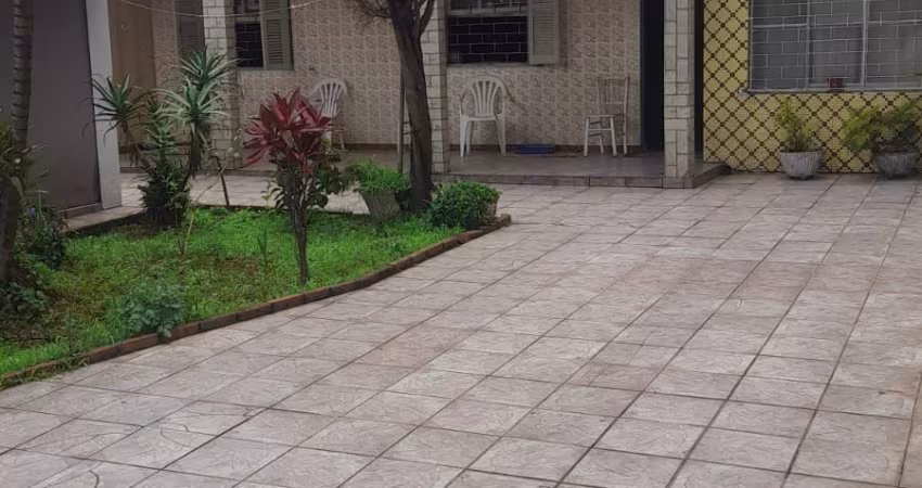 Espaçosa Casa Térrea Bairro Santa Maria!