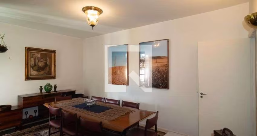 Apartamento à Venda - Bela Vista, 3 Quartos,  180 m2