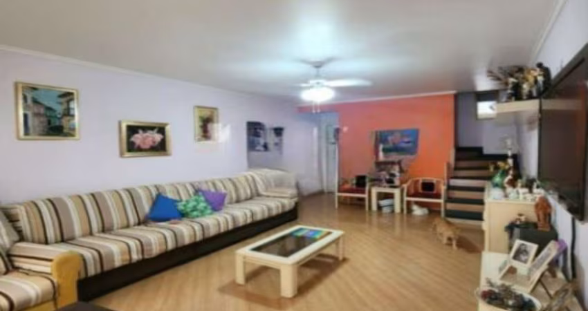 Casa à venda na Vila Parque Jabaquara com 146m² 6 dormitórios 2 suítes 3 banheiros 3 vagas