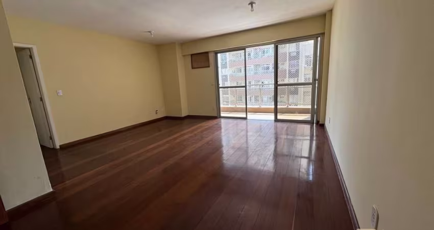 Apartamento com 3 quartos à venda na Rua Miguel de Frias