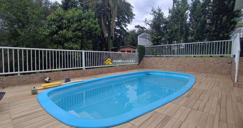 CASA COM PISCINA