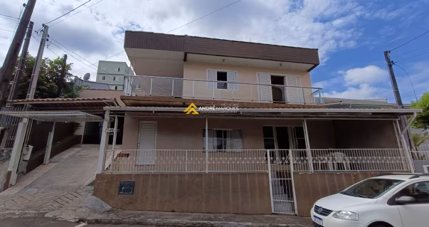 CASA COM SALA COMERCIAL