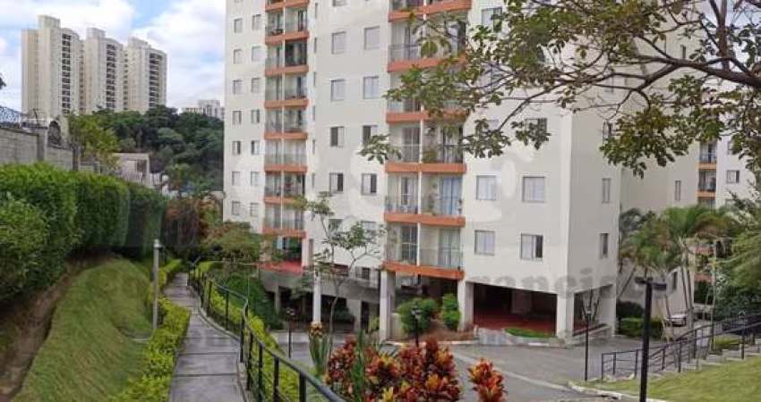 Apartamento de 3 quartos, 1 suíte, 2 salas, 2 banheiros, 1 vaga de garagem - Locação em Condomínio na Cidade São Francisco, SP.