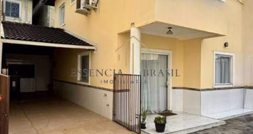 EXCELENTE CASA DUPLEX em condomínio a 3 minutos da Praia de Ipitanga