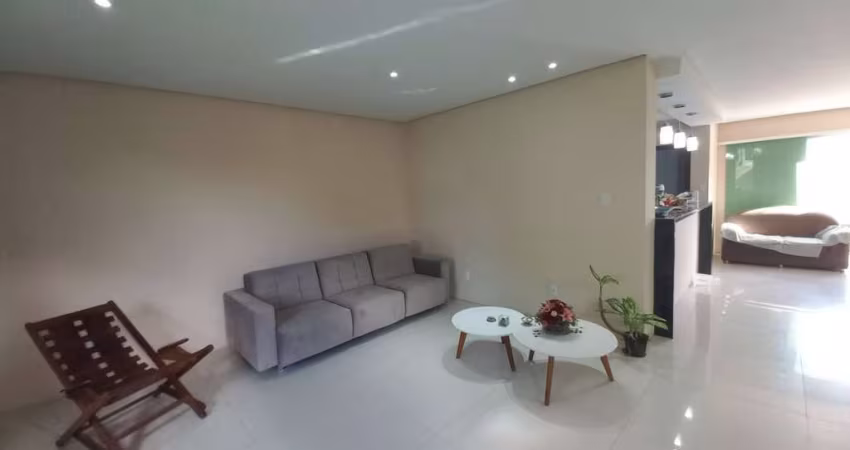 EXCELENTE CASA DUPLEX com 4 suítes em Condomínio, no Caji