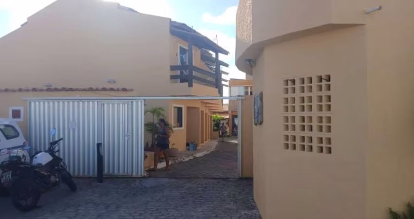 Casa de Condomínio Para Vender com 3 quartos no bairro Stella Maris em Salvador