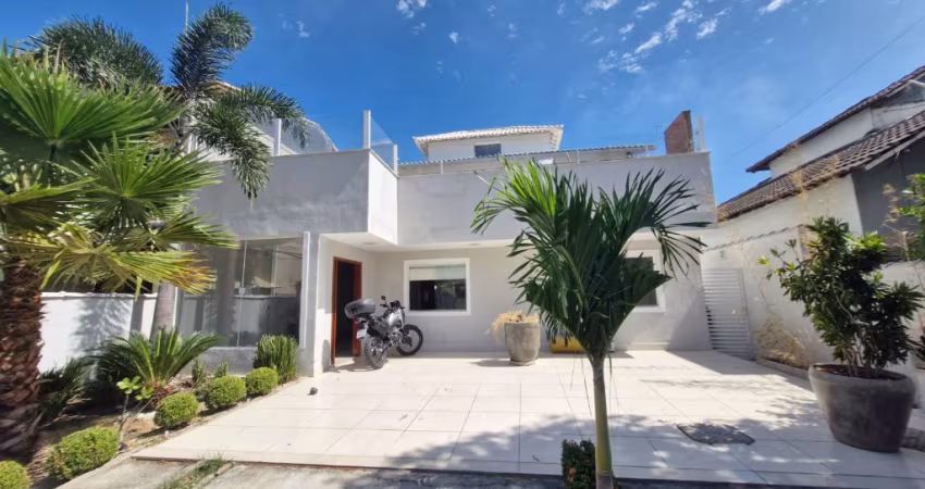 Casa com piscina no Condominio Mansões da prata! 3 quartos, piscina, e area gourmet!