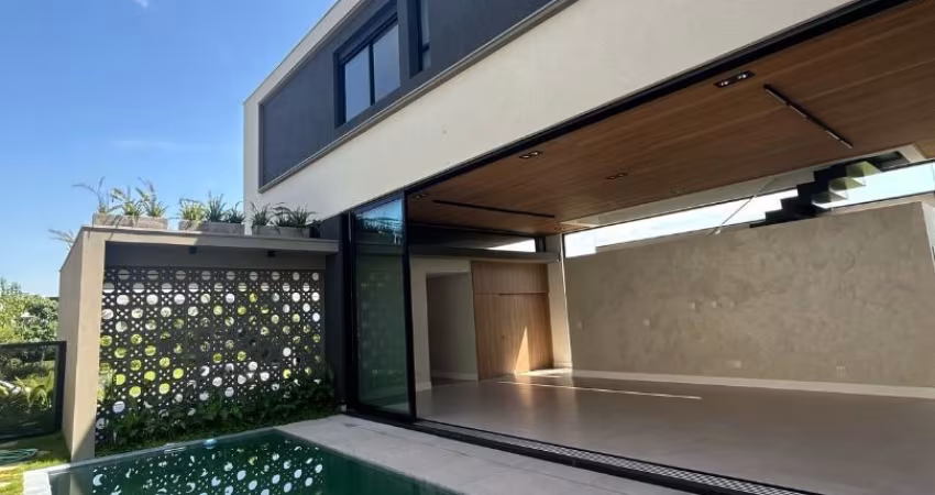 CASA HIATO Obra-prima de alto padrão assinada pelo renomado Escritório Sonne Mller  Condomínio Alphaville 2