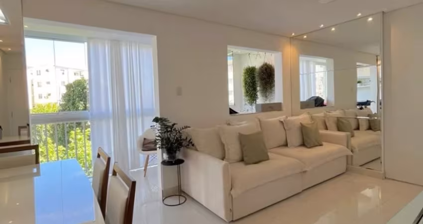Apartamento  reformado a venda 2/4 varanda gourmet - Buraquinho