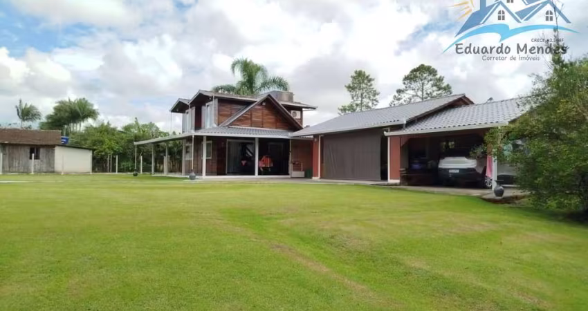 Linda chácara com 3500m² a venda - Baln. Barra do Sul - Pinheiros.