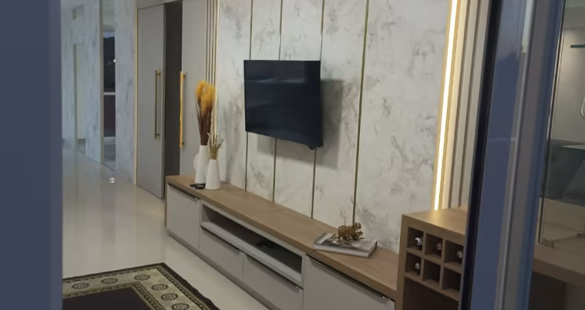 Linda cobertura de 256m² com 04 suítes e 03 vagas em Praia de Fora - Palhoça....