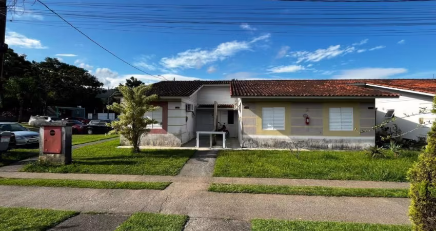 Casa mobiliada com 03 dormitórios no Bairro Bela Vista em Palhoça.