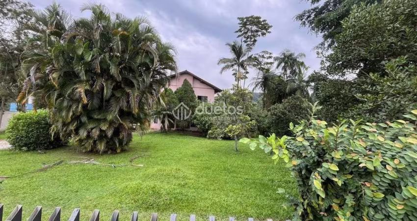 Casa no Centro de Guabiruba/SC