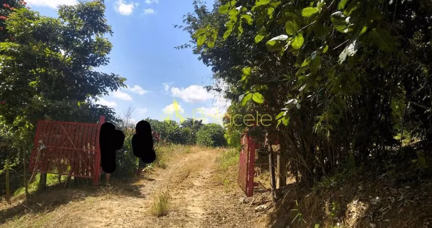 Chácara à venda 2 Quartos, 2 Vagas, 300000M², Água Preta, Pindamonhangaba - SP