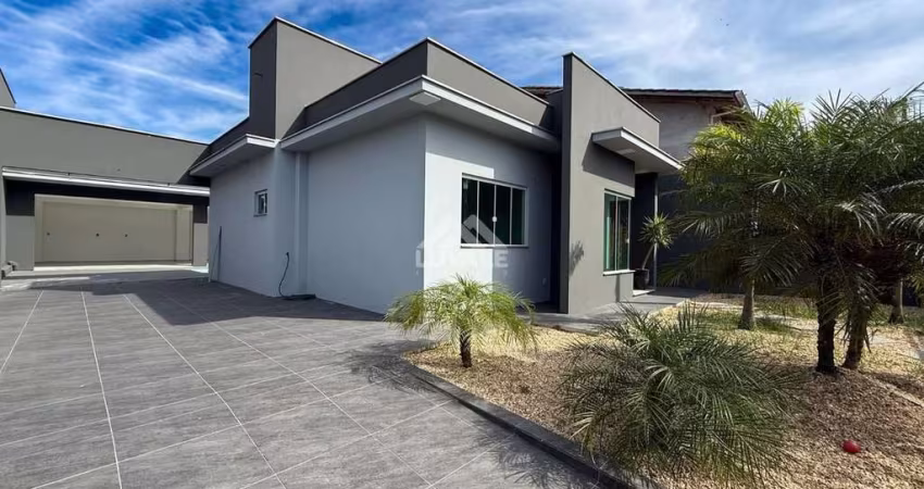 Casa c/ Piscina | Três Rios do Norte | 2 quartos | 145m²