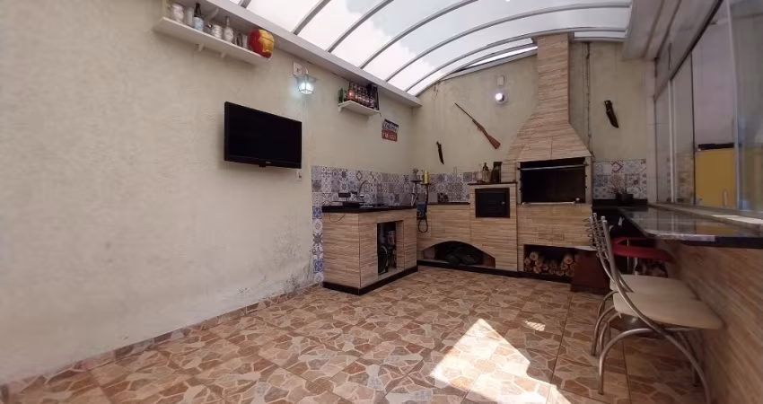 Casa/Sobrado, 3 dormitórios sendo 1 suíte, 2 vagas, espaço gourmet no Jardim Arujá - Guarulhos