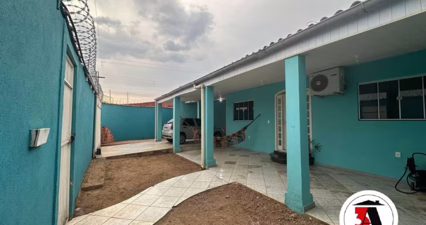 EXCELENTE CASA NO BAIRRO CASTANHEIRA